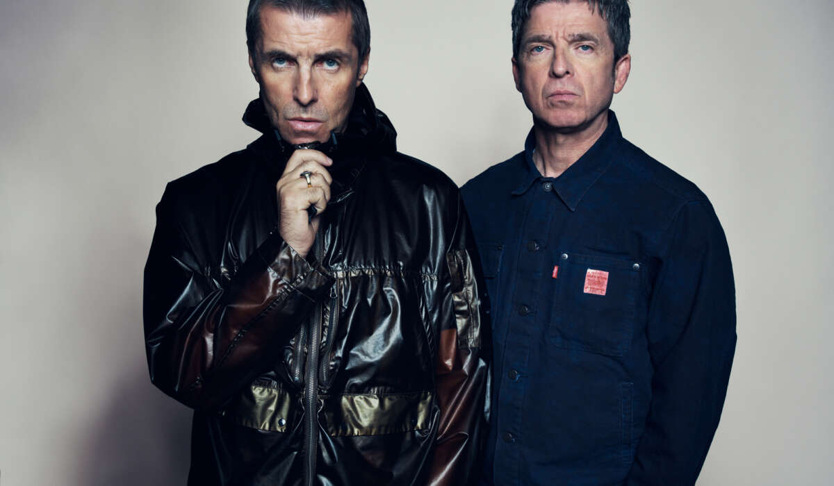 Oasis Photographer Credit Simon Emmett