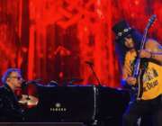 Slashaxlroseoct2025 638