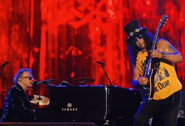 Slashaxlroseoct2025 638