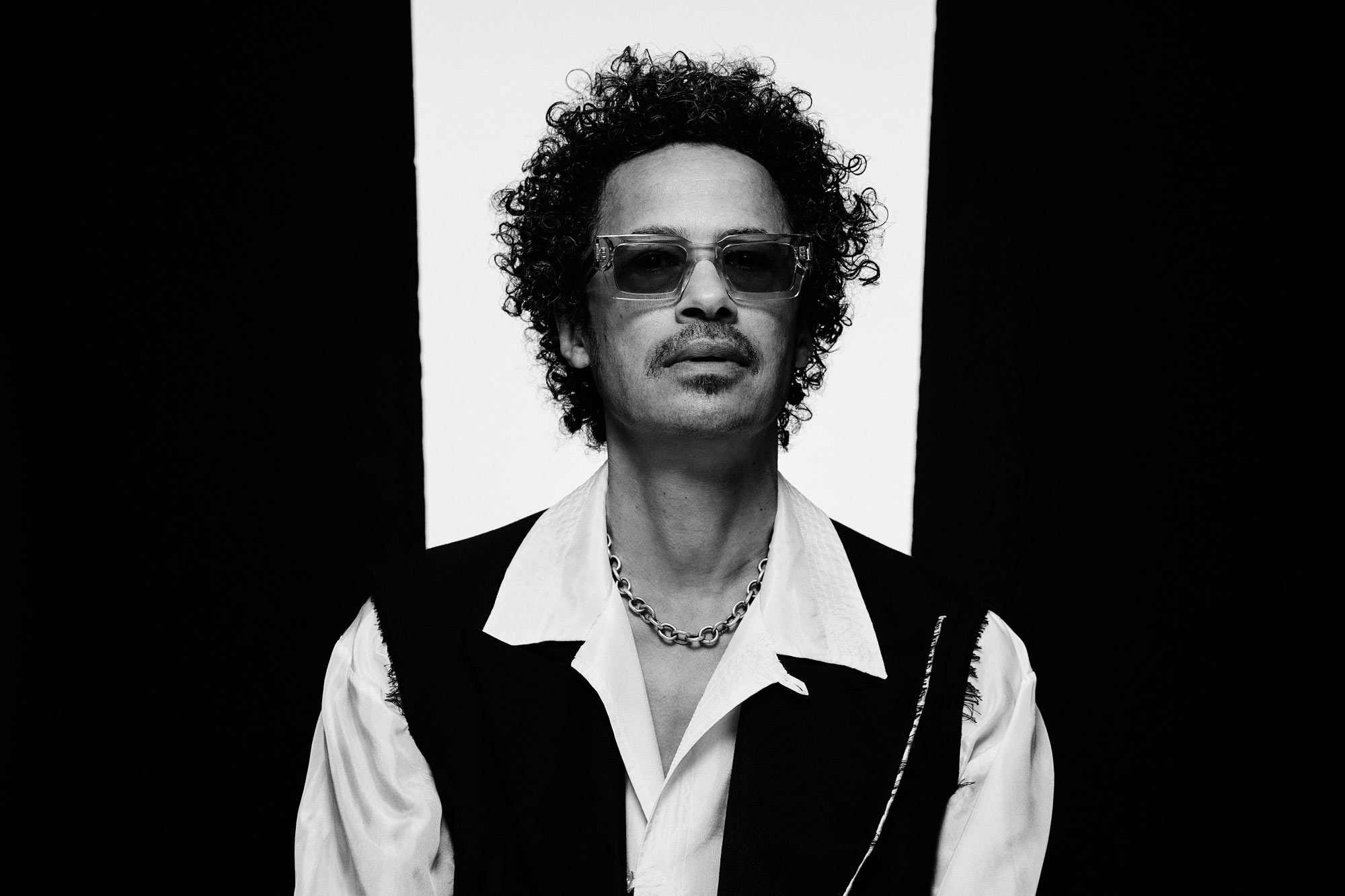 Eagle-Eye Cherry, famoso pelos hits “Save Tonight”, “Falling In Love Again” e “Are You Still Having Fun?”, confirma show em São Paulo no dia 25 de julho