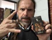 Andreas Kisser: Pedal AK-40 em edição limitada, autografado, com chaveiro e quadrinhos e adesivo de brinde Andreas Kisser E O Pedal Kisser Ak40