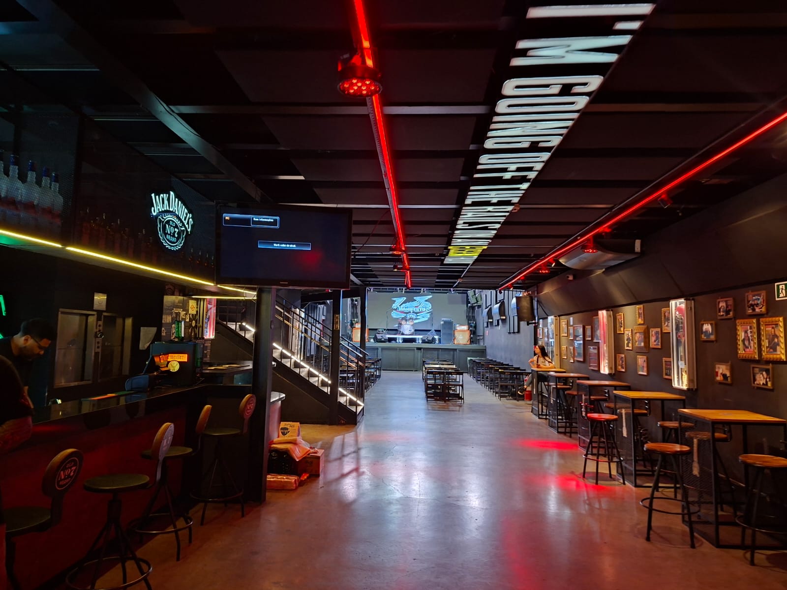 Manifesto Bar 2